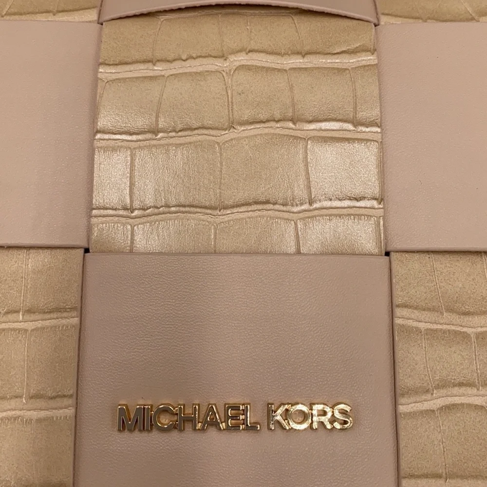 MICHAEL KORS MERCER SMALL CLUTCH XBODY BUFF